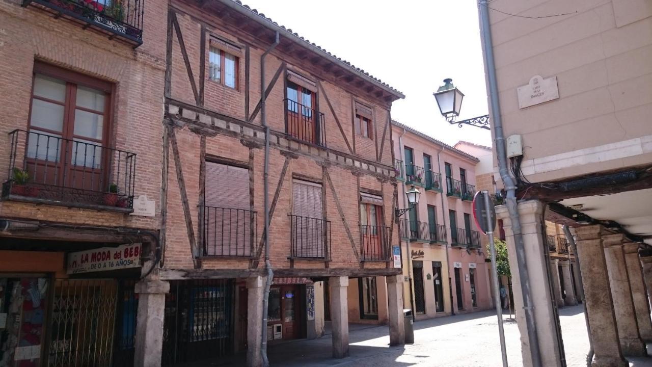 Casa De Huespedes Vecinodecerbantes Hotel Alcala de Henares Bagian luar foto